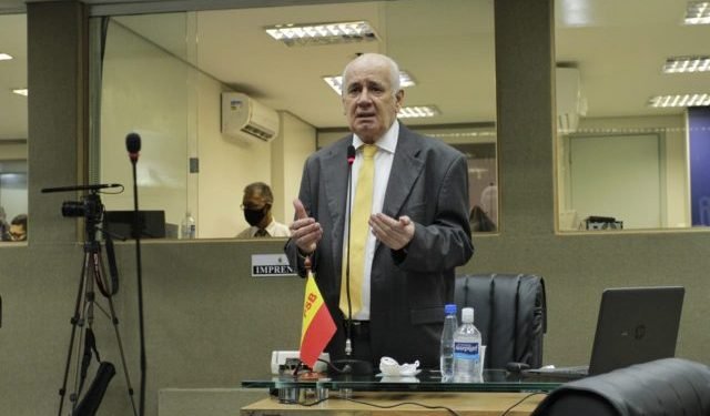 Deputado Serafim diz que urna eletrônica é auditável e discurso de fraude é para justificar golpe