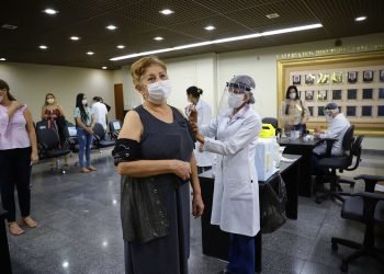 Campanha interna de vacinação contra H1N1 acontece no Fórum Mário Verçosa nesta quarta-feira (18)