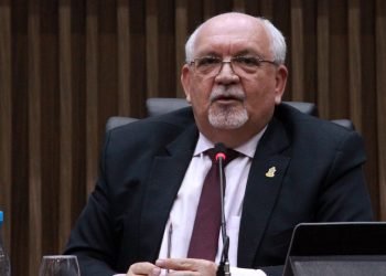 Estacionamento inadequado de contêineres volta a ser discutido na CMM