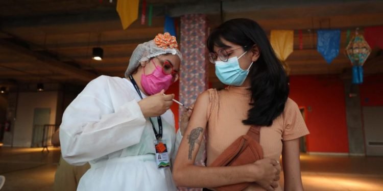 Amazonas já aplicou 3.099.986 doses de vacina contra Covid-19 até esta quinta-feira (26/08)