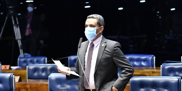 Mecias diz que fala do ministro Barroso foi tirada de contexto