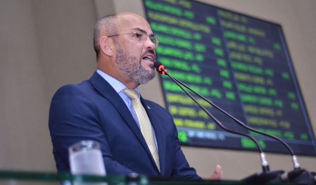 Deputado Cabo Maciel solicita implantação do Colégio Militar em Benjamin Constant