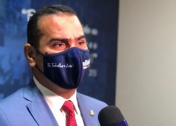 PL de Jaildo Oliveira que proíbe suspensão de serviços sem notificação é aprovada na CMM