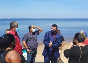 Sassá negocia regularização de permissionários da Ponta Negra com a Implurb