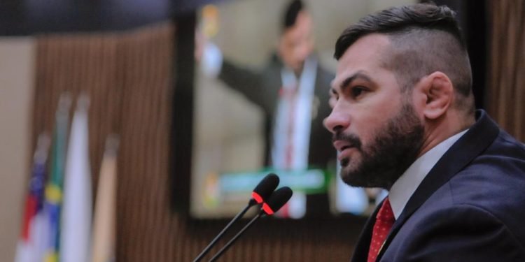 Capitão Carpê solicita explicações da SSP-AM após tiroteio em partida de futebol