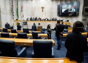 Plenário aprova em segundo turno PL que cria Programas de Residência 