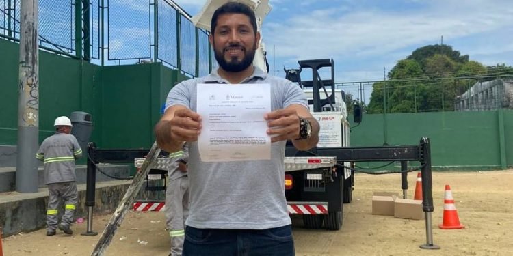 Complexo Esportivo Buracão recebe modernização de LED após pedido de Eduardo Assis