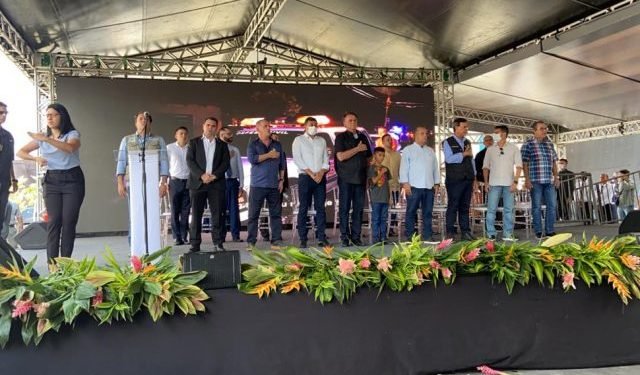 Presidente Roberto Cidade participa de inauguração de moradias populares na Zona Norte
