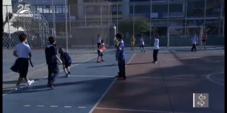 Vídeo: Comissão de Educação aprova participação da comunidade escolar na escolha de gestores