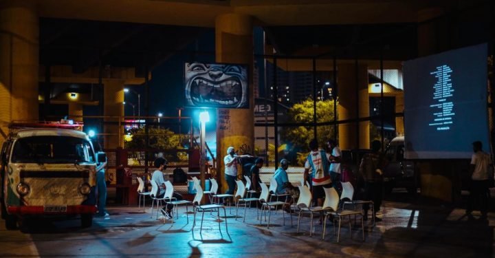 Prefeitura promove exibição de filmes para população em situação de rua em Manaus