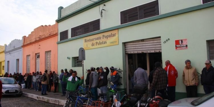 Modelo agrário e ações de combate à fome dividem opiniões em debate na Câmara