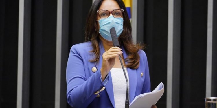 Comissão aprova proposta que estende por 5 anos a pensão para viúvo de pessoa com deficiência