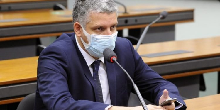 Comissão aprova projeto que favorece inserção cultural das pessoas idosas