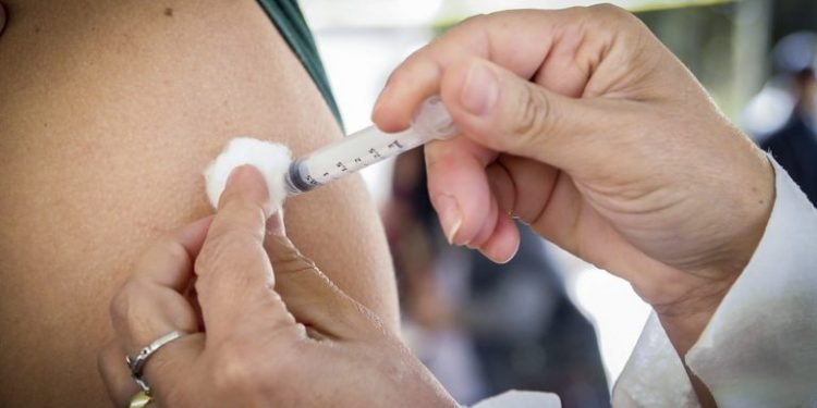 Câmara discute com médicos e gestores a situação da saúde no Brasil