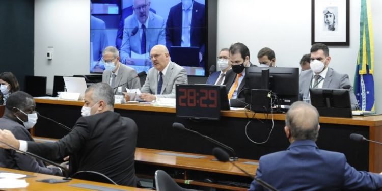 Ministro afirma que não há prova de irregularidade no Enade de 2019