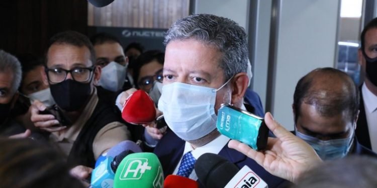 Lira diz que sempre defenderá harmonia e independência entre os Poderes