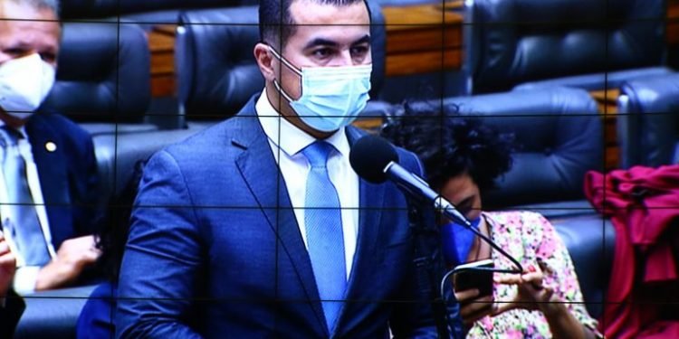 Comissão aprova projeto que obriga bancos a orientar clientes sobre como evitar fraudes