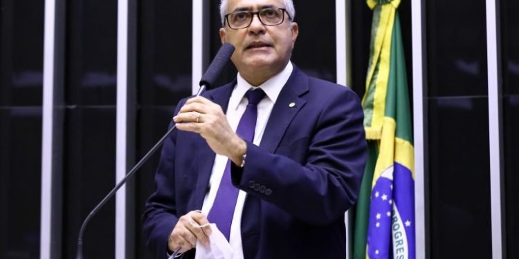 Relator defende inclusão de novas regras em MP sobre contratos de trabalho