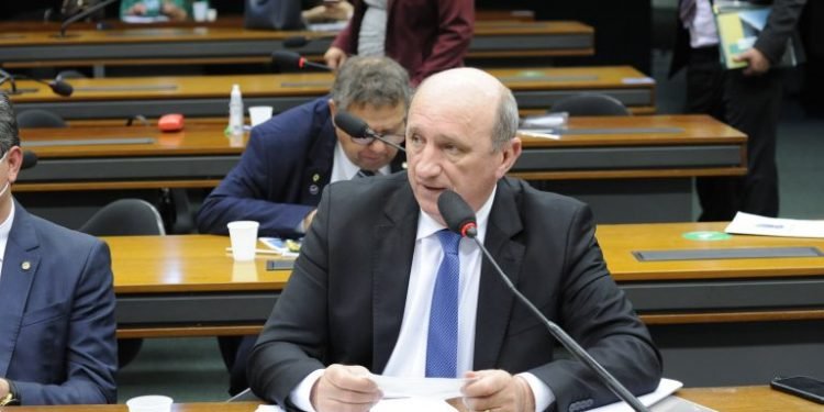 Comissão rejeita pedido para anular decisão do governo sobre zoneamento da cana-de-açúcar