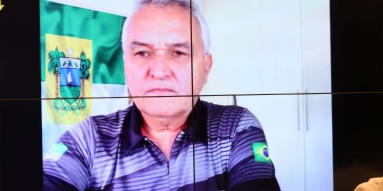 Comissão rejeita proposta que permite uso de identidade militar por temporários inativos