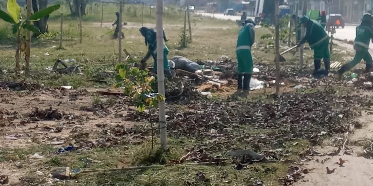 Prefeitura de Manaus realiza intervenções ambientais no parque Linear II, na zona Leste