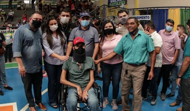 Ação de Cidadania articulada por Joana Darc beneficia PCD’s de Autazes