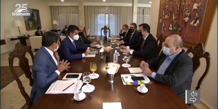 Vídeo: Rodrigo Pacheco defende o diálogo e a democracia em reunião com governadores