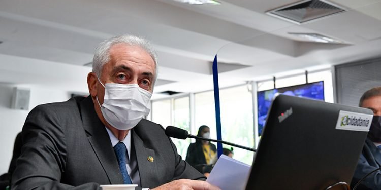 Comissão de Meio Ambiente aprova multa por lixo jogado de navios