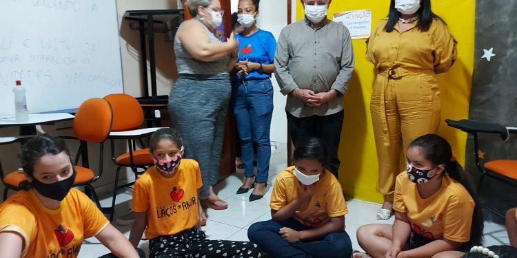 Prefeitura de Manaus visita instituição que atende crianças e adolescentes na zona Oeste