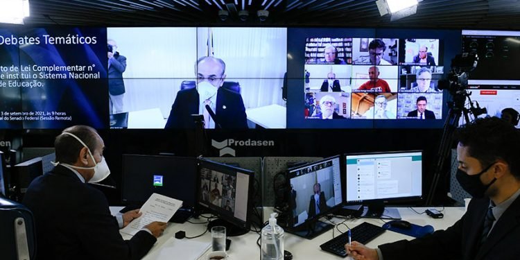 Debatedores elogiam Senado por fazer avançar Sistema Nacional de Educação
