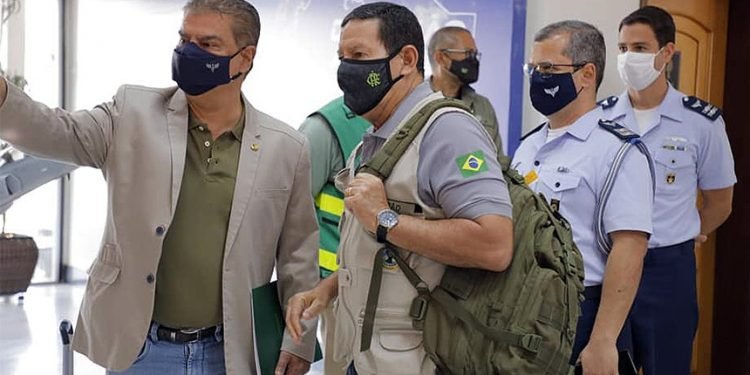 Senadores participam de missão à Amazônia