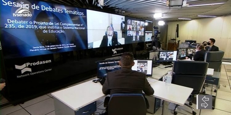 Vídeo: Projeto que cria o Sistema Nacional de Educação é defendido em debate no Plenário