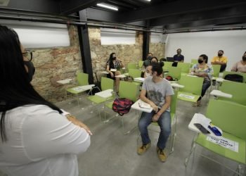 Mais de 200 pessoas são certificadas em cursos profissionalizantes