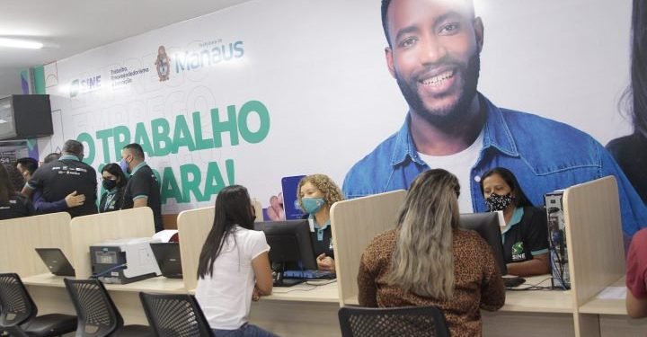 Mais de 180 pessoas são atendidas no Sine Manaus do Centro, em um mês de operações