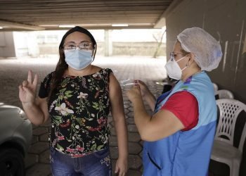 Vacinação contra a Covid-19 terá 15 pontos funcionando neste sábado em Manaus