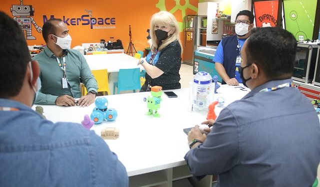 Prefeitura vai intensificar as aulas de programação e robótica da rede municipal de ensino