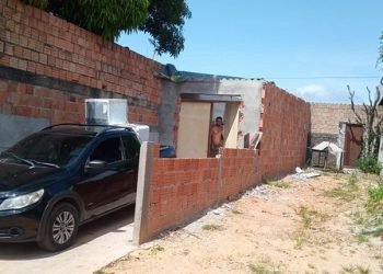 Prefeitura demole obra construída irregularmente em avenida do Santo Agostinho