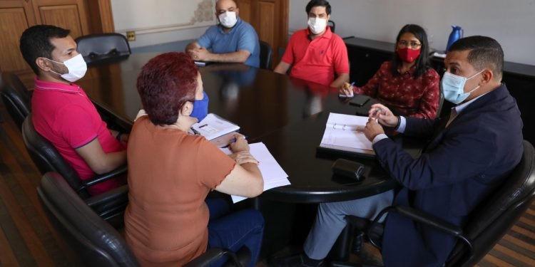 Técnicos do TJAM e da Sec reúnem-se para discutir detalhes da instalação e funcionamento do Museu do Judiciário do Amazonas