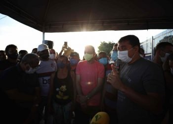 População comemora inauguração do Campo do Teixeirão revitalizado pelo Governo do Amazonas