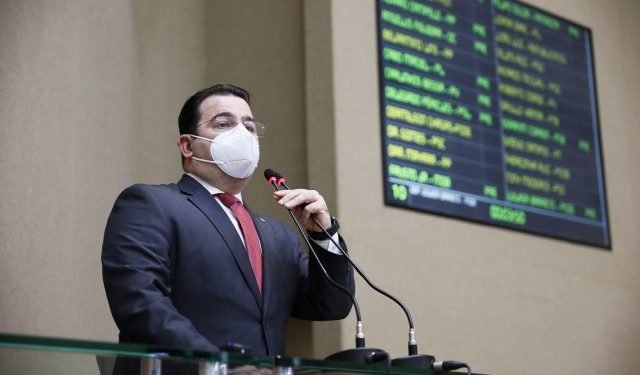 Wilker Barreto revela que gerador de energia da UPA de Tabatinga não suporta setor de Raio-X