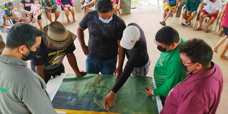 Governo do Amazonas intermedia ordenamento pesqueiro no Lago do Acajatuba