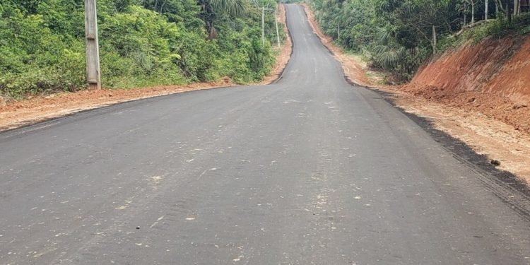 Construção da Estrada Coari-Itapéua segue cronograma com 52% de execução