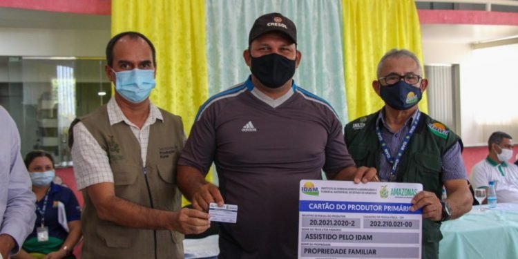 Governo do Amazonas fomenta pesca artesanal em Codajás