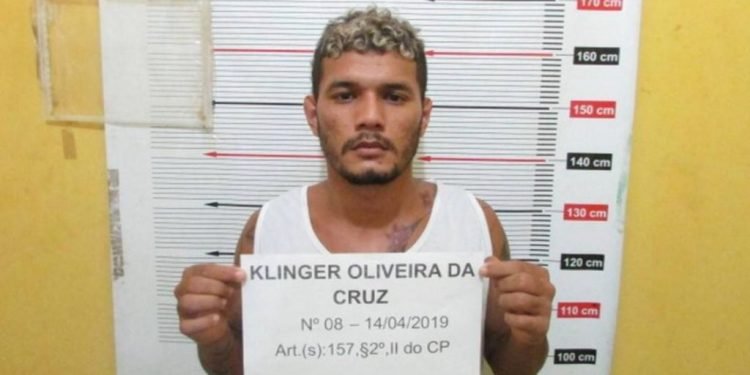 PC-AM pede colaboração na divulgação da imagem de jovem procurado por roubo à mão armada, em Itapiranga