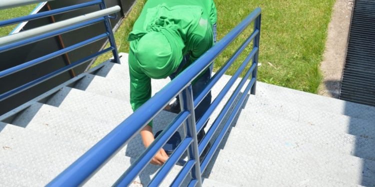 Apenados aproveitam serviços nos estádios Ismael Benigno e Carlos Zamith para entrar no mercado de trabalho e mudar de vida