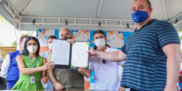David Almeida e ministro Marcelo Queiroga assinam portarias que garantem ampliação da Saúde em comunidades ribeirinhas