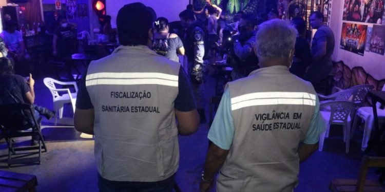 CIF autua quatro estabelecimentos e fecha festa clandestina na zona norte de Manaus