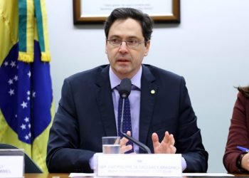 CCJ admite PEC que permite o voto dos jovens que prestam serviço militar obrigatório