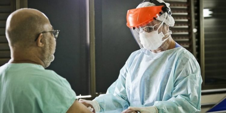 Comissão discute inclusão em planos de saúde de exames requisitados por profissionais não médicos