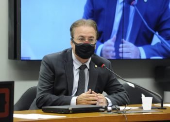 Projeto destina valores do Sistema S para imunização de trabalhadores do comércio